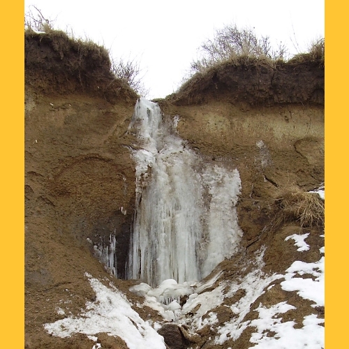 Zwischendurch hat es getaut.Dadurch entstehen immer mehr Eiszapfen
